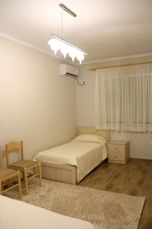 New Bazaar Arben'S Apartment Tiranë Luaran gambar