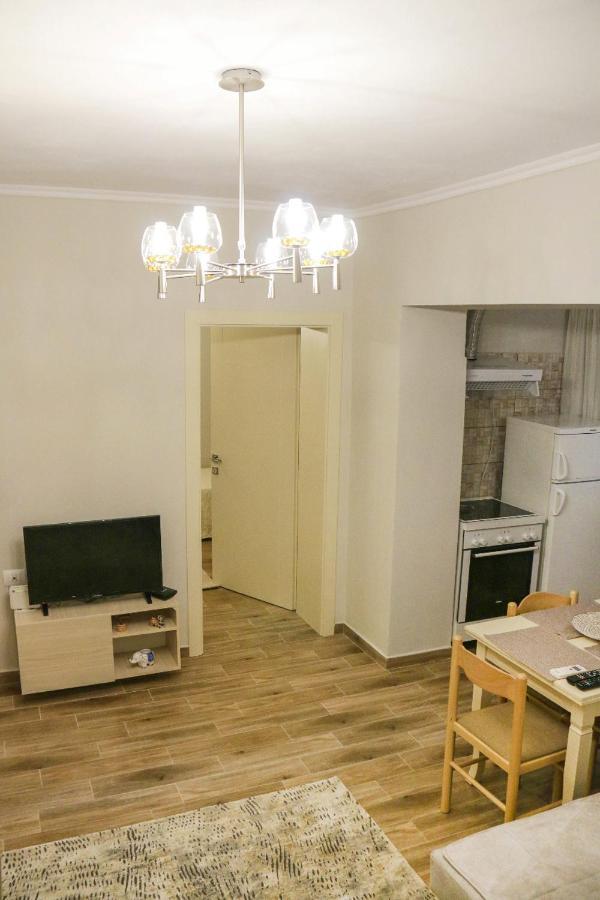 New Bazaar Arben'S Apartment Tiranë Luaran gambar